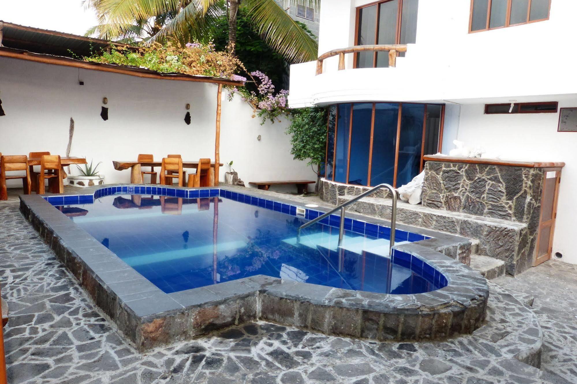 Galapagos Islands Hotel Puerto Ayora  Buitenkant foto